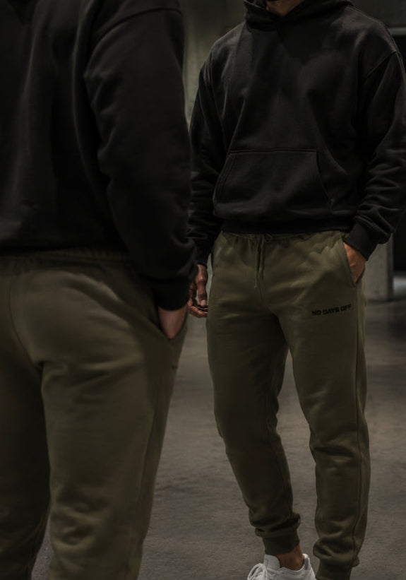 NO DAYS OFF - Subtle Embroidery - Fleece Sweatpants